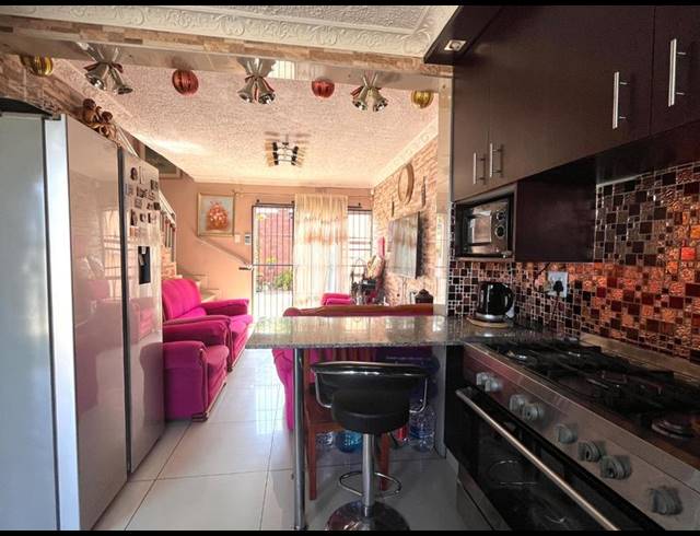 2 BEDROOM HOUSE FOR SALE IN SHALLCROSS